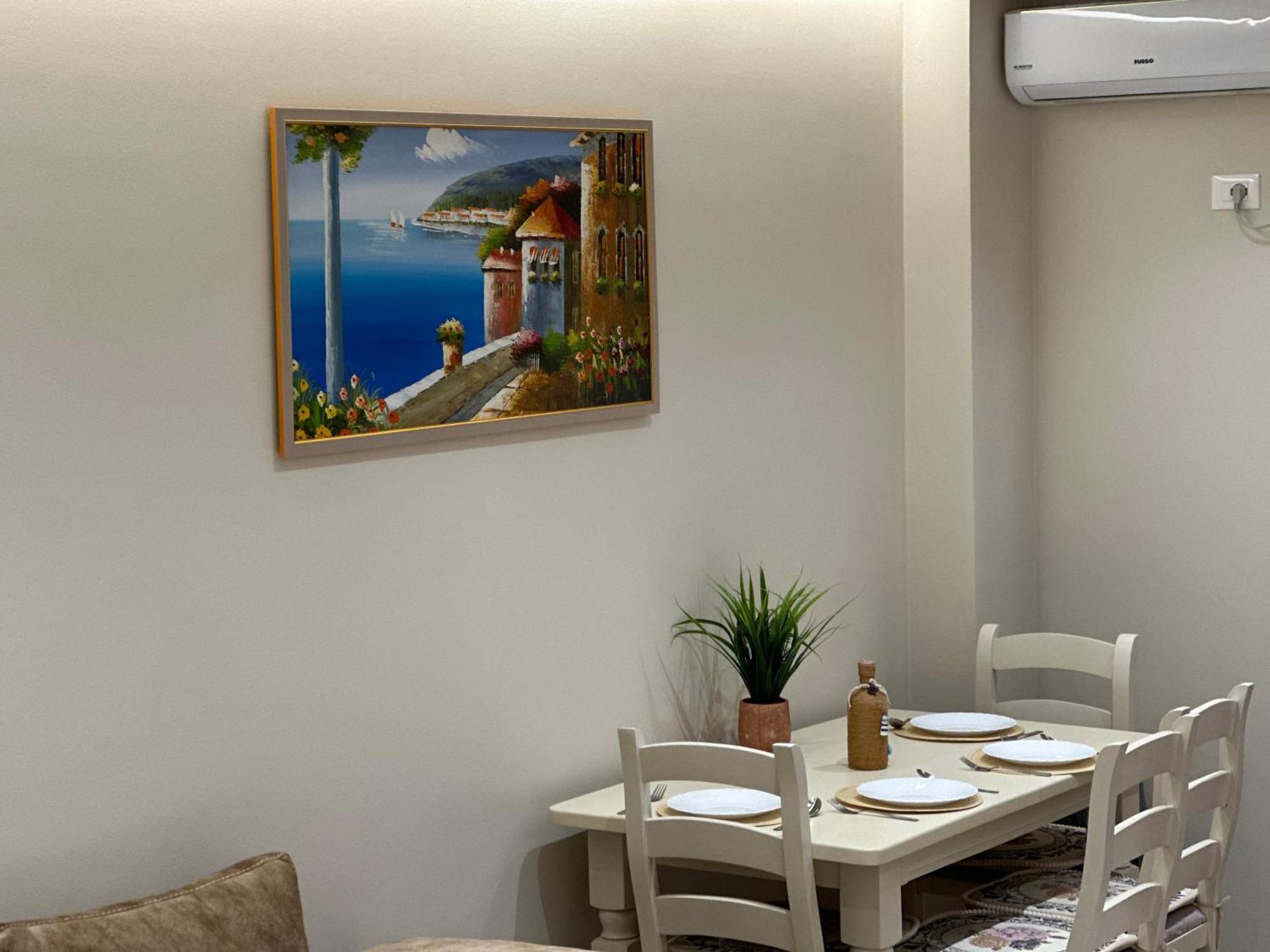 Beachfront Apartment With Balcony Vlorë Exterior foto